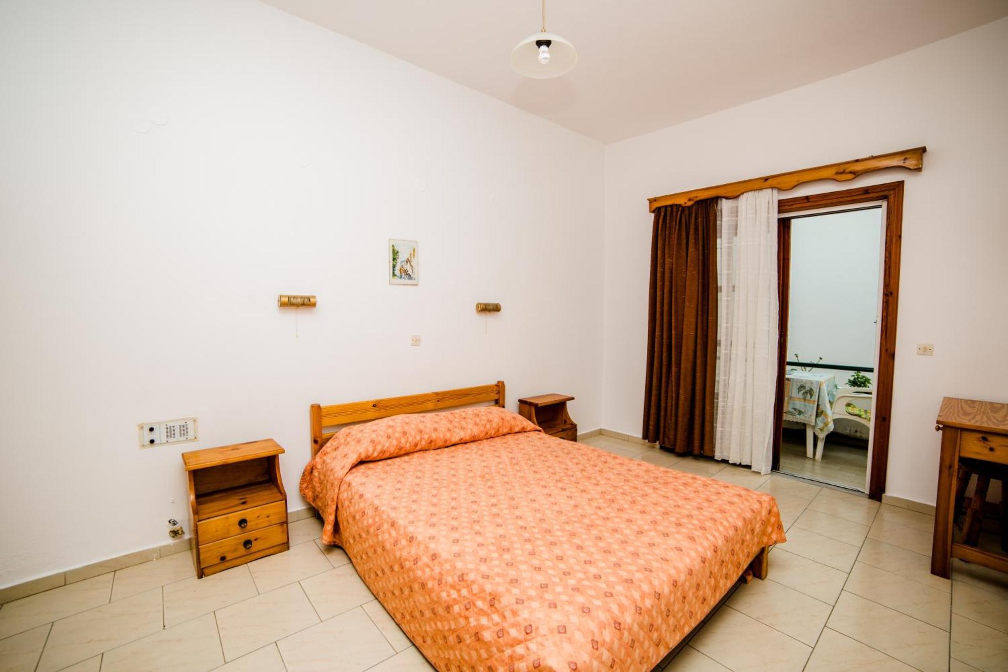 Erato Hotel Apartments Ретимно Экстерьер фото