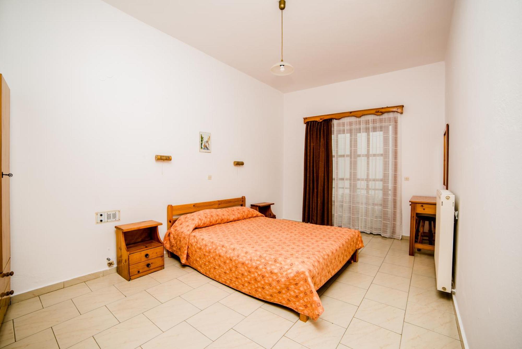 Erato Hotel Apartments Ретимно Экстерьер фото